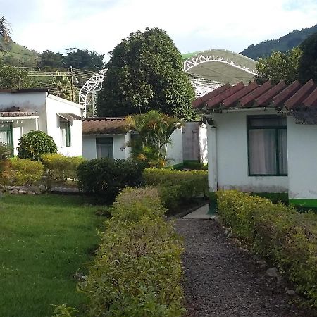Готель Servituristicos La Esmeralda Santa Maria Екстер'єр фото
