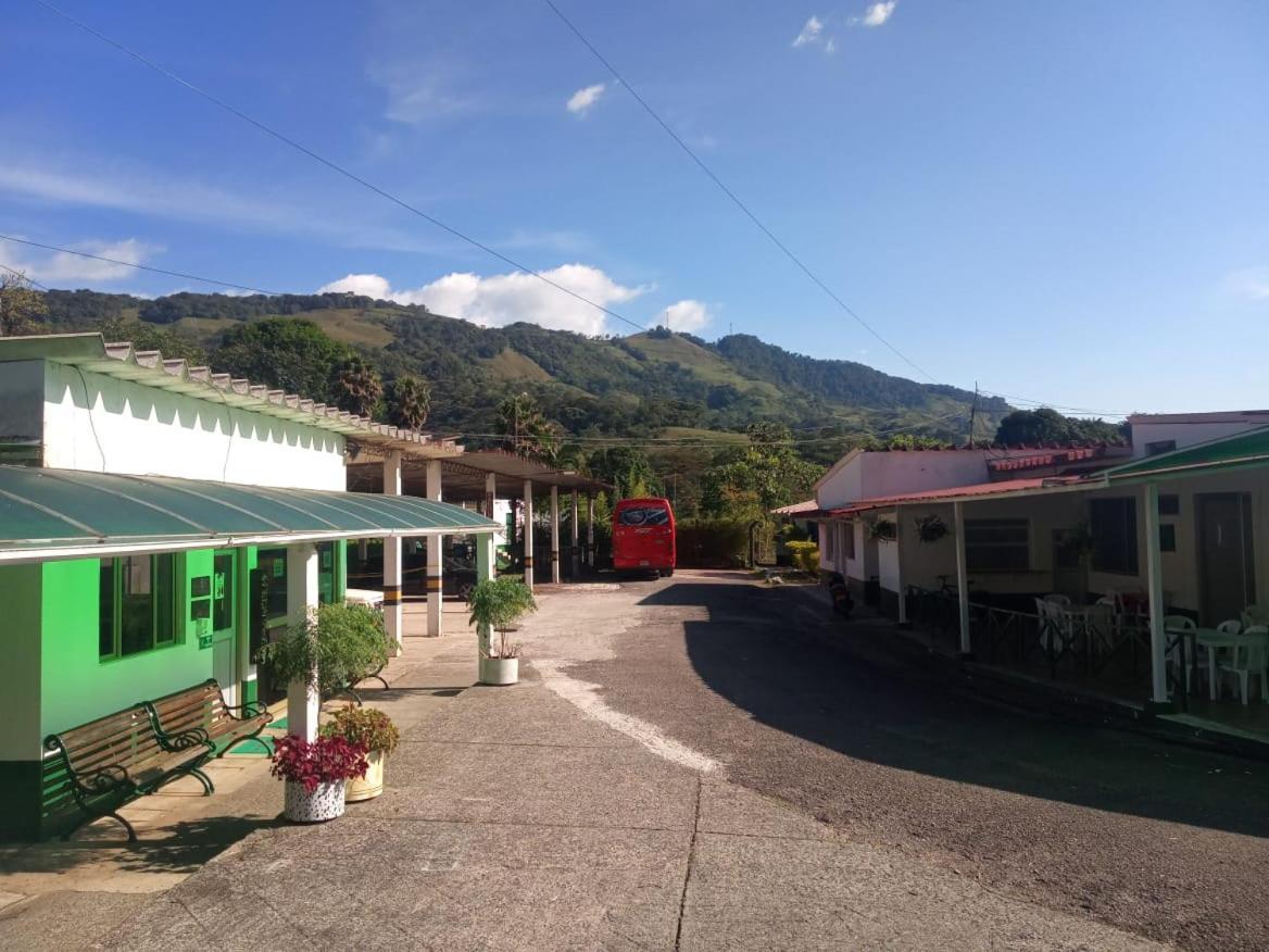 Готель Servituristicos La Esmeralda Santa Maria Екстер'єр фото
